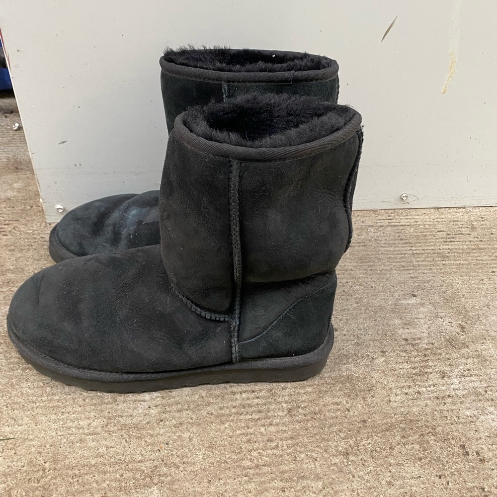 Uggs - image 1